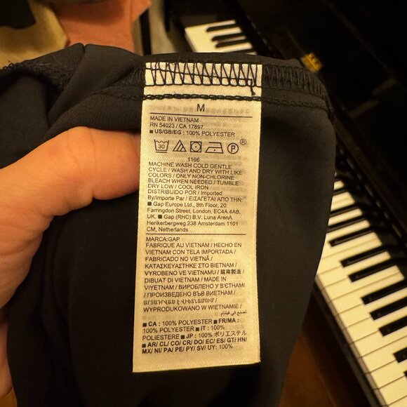 GAP Black Silky Midi Skirt – Size Medium - EUC - Picture 3 of 5